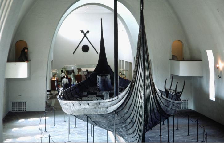 Osebergskipet i Vikingskipmuseet på Bygdøy i Oslo
