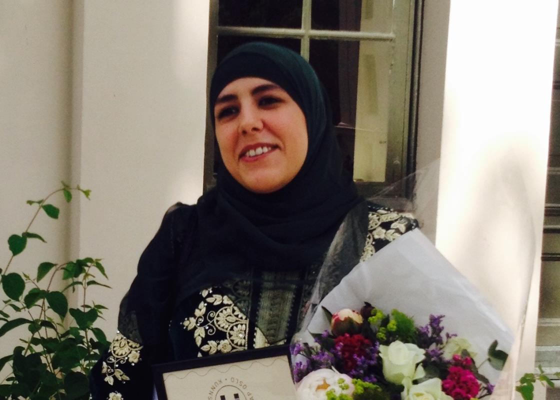 Ilham Skah vant Kunnskaps Oslos pris for beste masteroppgave med Oslo-tematikk