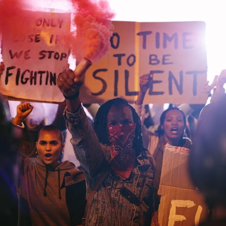 Afrikanske kvinner demonstrerer